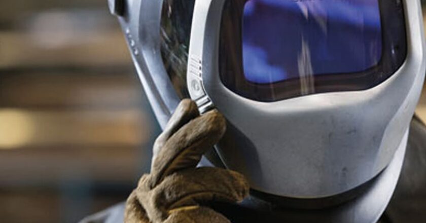 The 3M Speedglas 9100Xxi welding helmet.