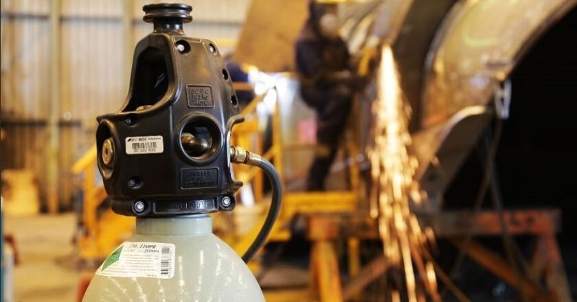 BOC's new F3VIPR 33 litre high pressure cylinder eliminates the hassle involved with acquiring, fitting and maintaining a separate regulator.