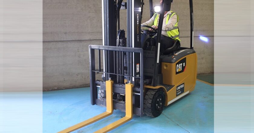 One of Cat's EP-TCB series electric three-wheeled forklifts.