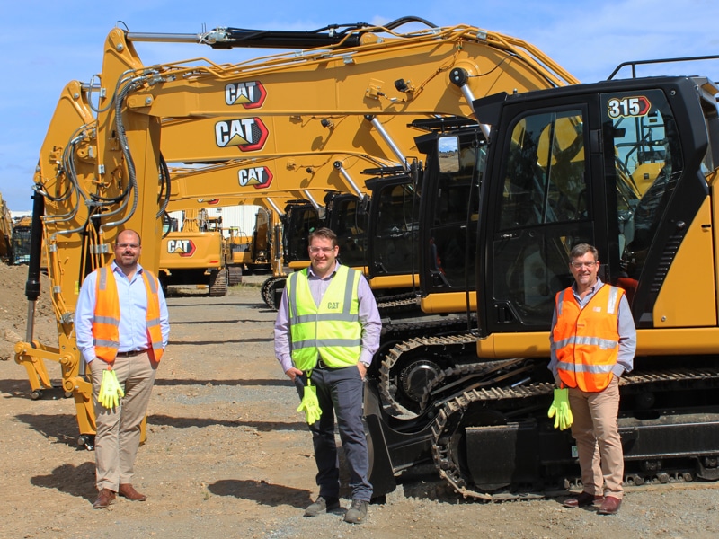 Todd Hacking (HVIA), Simon Turnbull (Hastings Deering) and Damian Long (CCFQ)