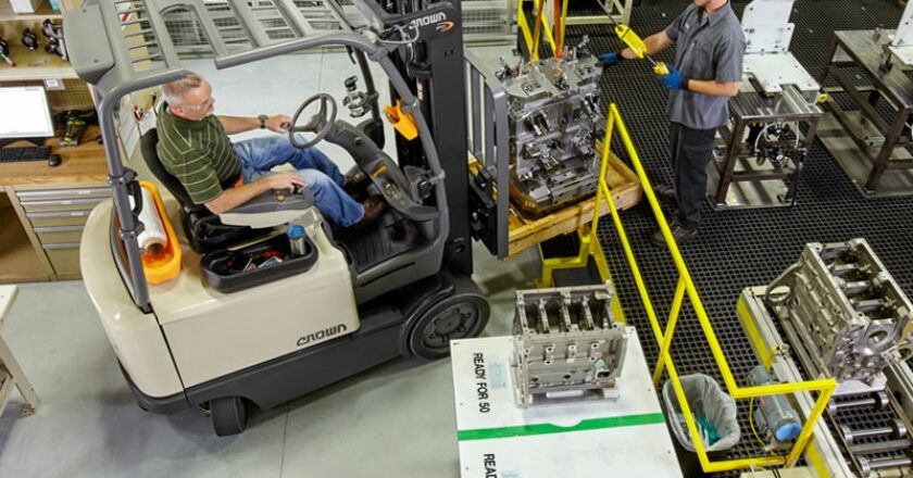 Crown FC 5200 forklift