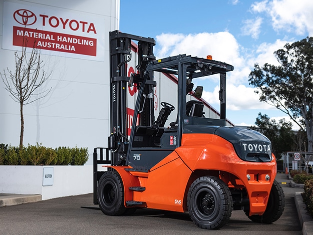 The advantages of this latest range of electric forklifts, from an emissions and cost of ownership point-of-view are considerable.