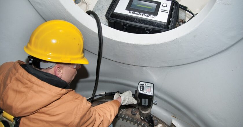 Enerpac ETW-Series electric torque wrench