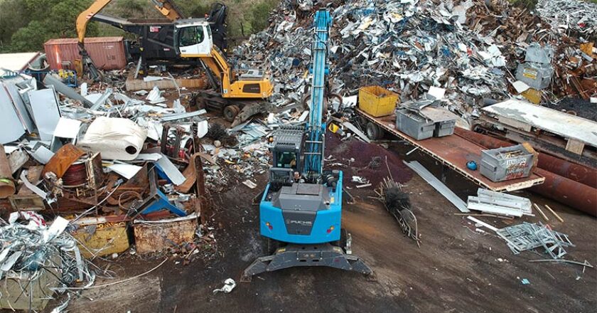 Fuchs MHL335 material handler