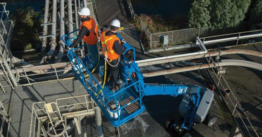 Genie S-85 XC telescopic boom