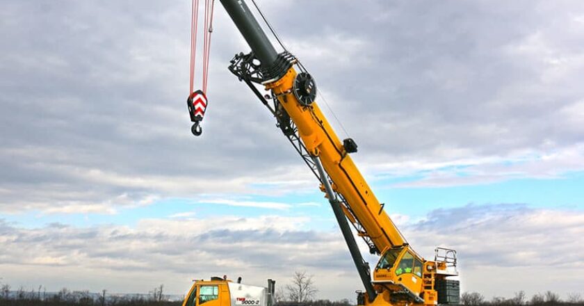 Grove TMS9000-2 truck crane