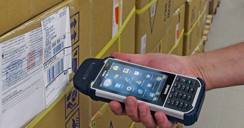 The Handheld Nautiz X8 PDA with scanner expansion cap.