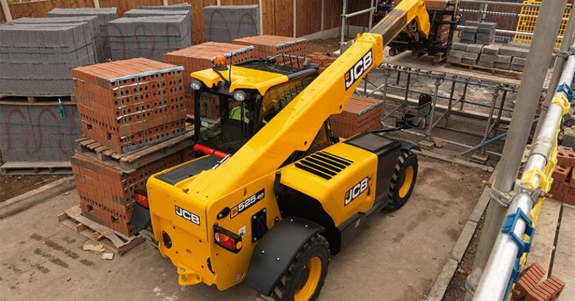 JCB 525 telehandler