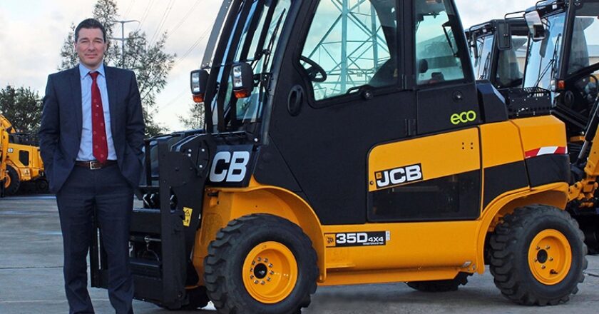 JCB’s Simon Cubitt with a JCB Teletruk.