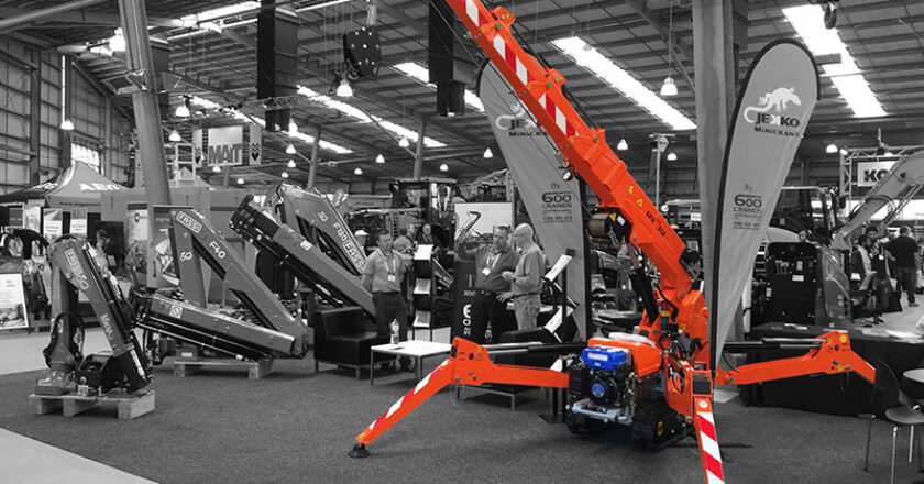 The Jekko SPX312, a mini crawler crane.