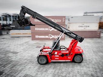 Kalmar Gloria DRG450 reachstacker with K-Motion.