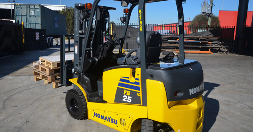 Komatsu FB25-12 forklift