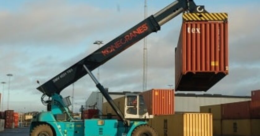 Konecranes world's first hybrid reach stacker
