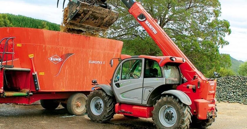 Manitou MLT 840-137 PS telescopic handler