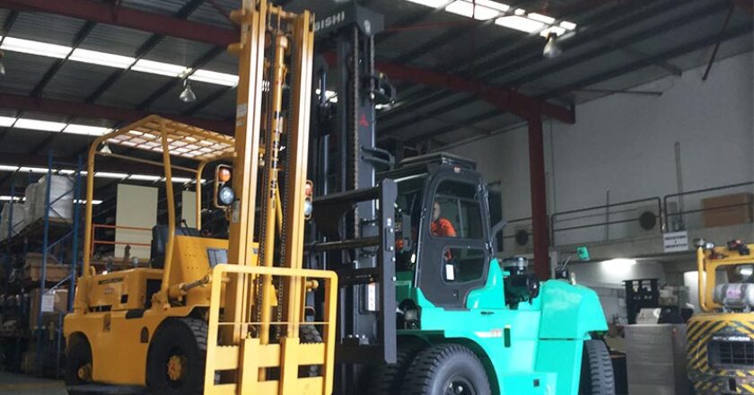 The Mitsubishi Grendia LX FD160AN1 forklift. Fully enclosed, forklift drivers never had it so good.