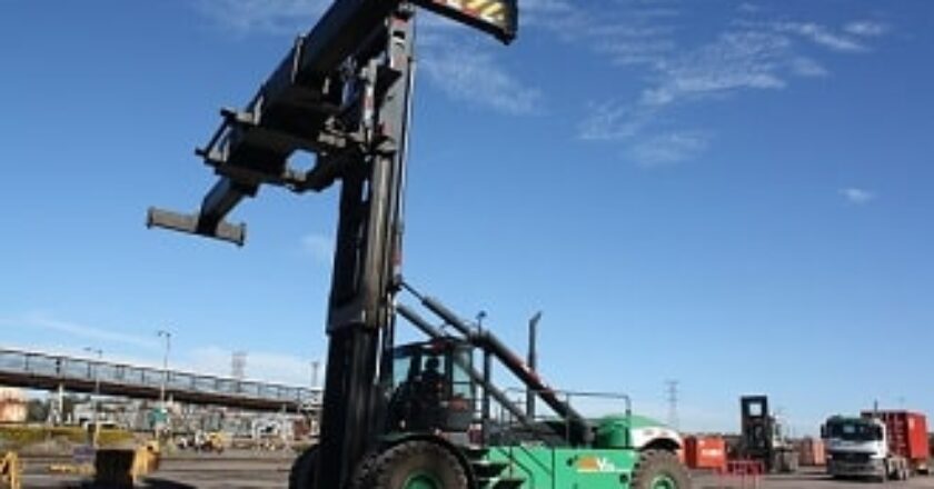 MLA Vulcan heavy forklift