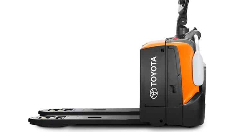 The new Toyota LPE200B electric pallet jack