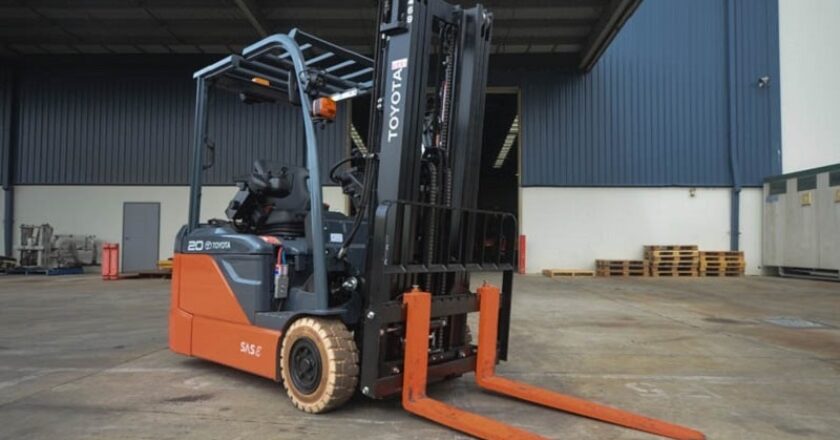 Toyota 8FBE20 forklift