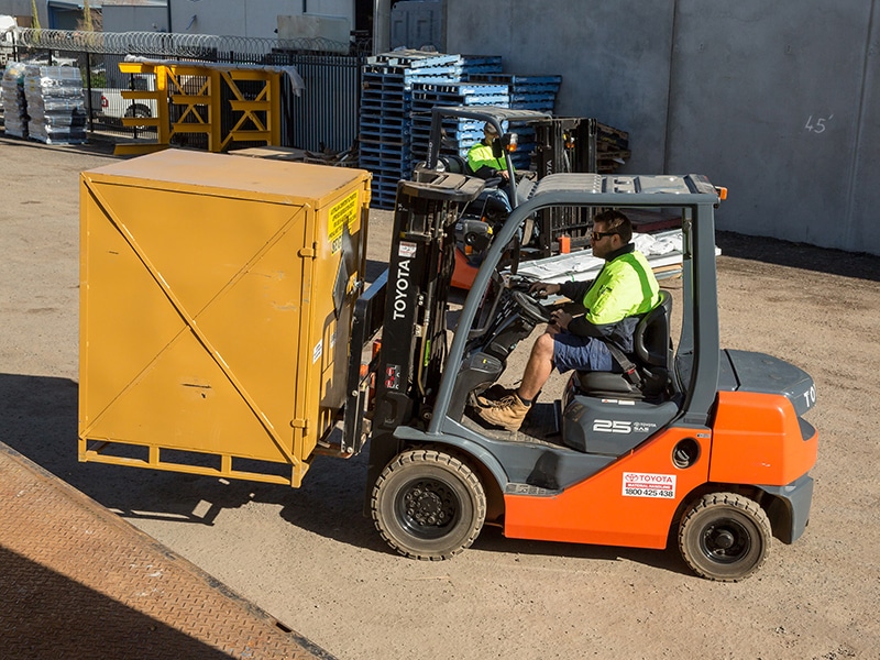 A Toyota 2.5-tonne payload 62-8FD25 diesel-powered forklift in operation at a Clarkson Freightline facility.