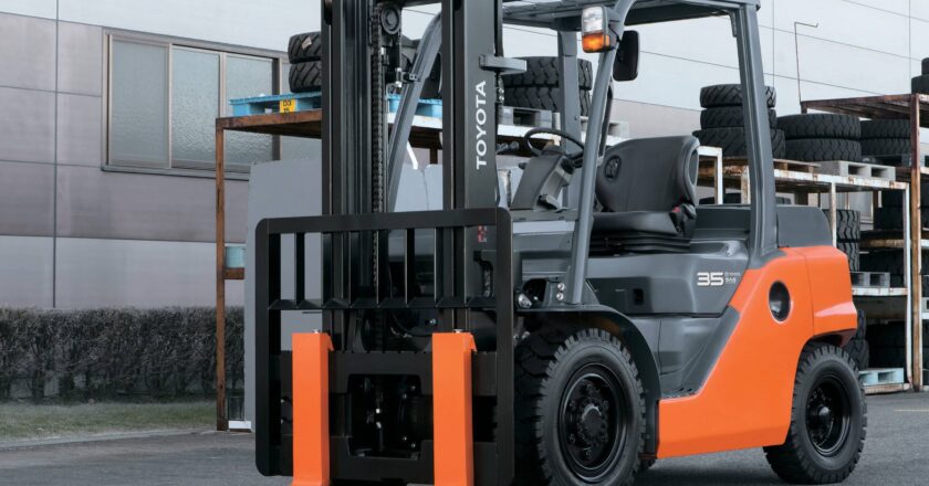 Toyota 8-Series Forklift