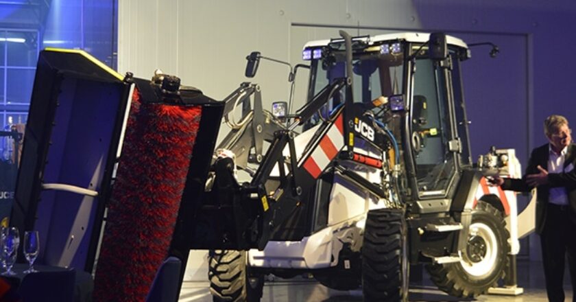 JCB 3CX Road Master backhoe launched