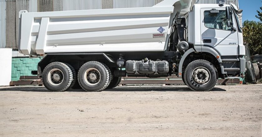 Industrias Baco has become the first company in Argentina to use the SSAB Hardox 500 Tuf wear plate on its tipper truck bodies.