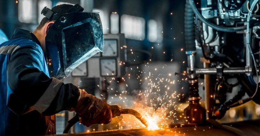 Person conducting welding and fabrication work safely. Image: Zahovaev K/shutterstock. com